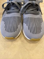 0964) Adidas Swift Run J Grey/Black/White FX9885 Men’s Size 5 Running Sneakers