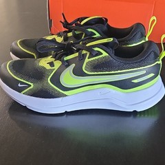 Nike Cosmic Runner GS Black Volt Running Shoes 5.5Y HM4402-005 New Box
