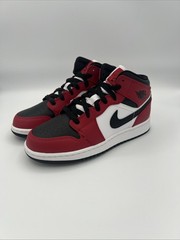 Nike Air Jordan 1 Mid ‚Chicago Black Toe‘ GS Size 4.5Y 554725-069 New with Box