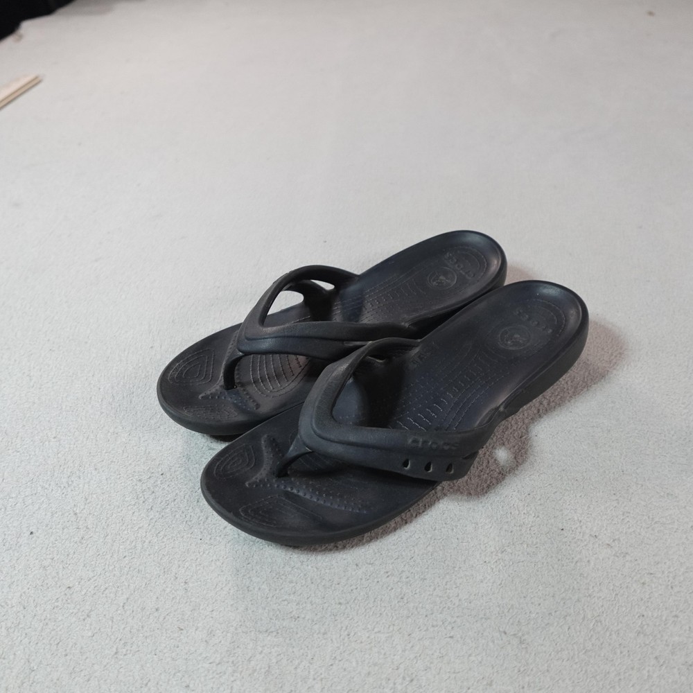 Crocs Sandals Kids Size 5 Black Flip Flop Rubber Casual Beach Pool Shoe Ocean