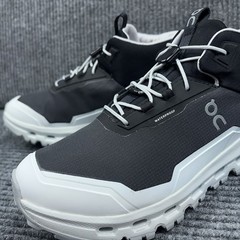 On Cloud Waterproof CloudHero Unisex Mid Hiking 5y Women’s 6.5 Black White NEW