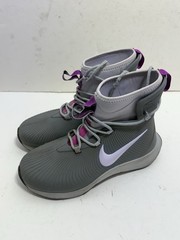 Nike Binzie Boot Size 4Y Puddle Protect Gray And Pink Kids Rain Boot