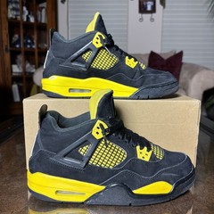 Air Jordan 4 Retro Thunder GS Size 7 Black Yellow Basketball Gym Shoes Sneakers