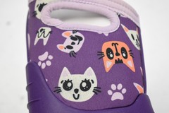 Bogs Boots Kids Size 8 Purple Neo-Classic Kitty Cat Print Insulated Snow