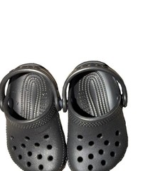 Crocs Unisex Kids Classic Clog Sandals Black US 2 Slip-On Logo Strap(infant.)