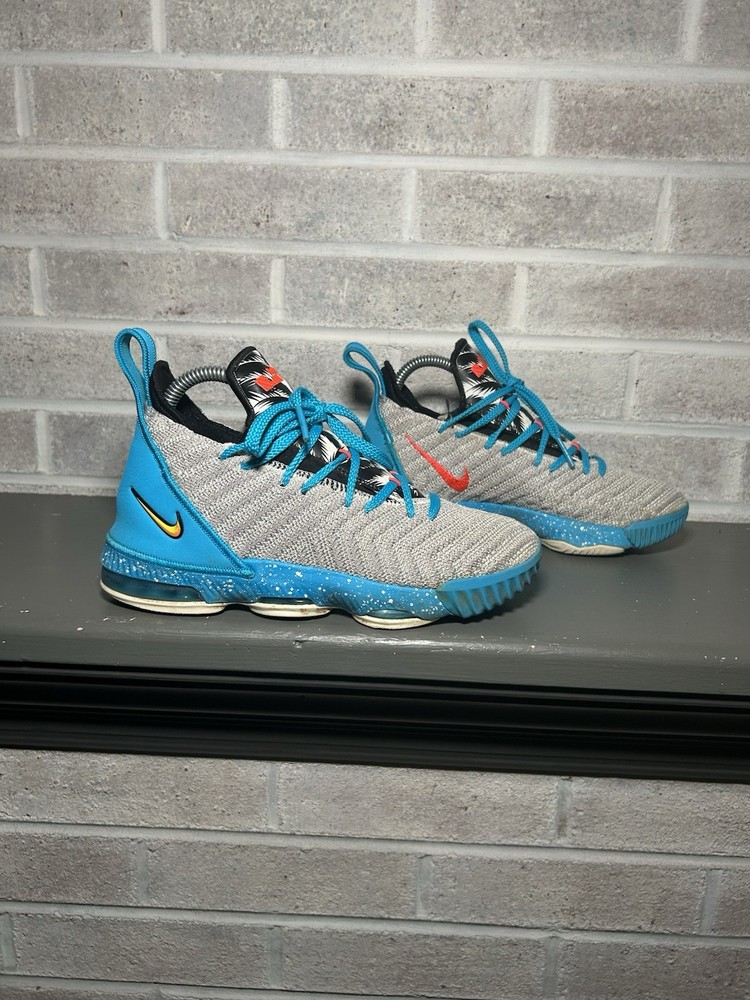 Nike LeBron XVI GS South Beach Light Bone Tour Yellow AQ2455-076 Youth Size 4.5