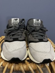 New Balance 997R Unisex Sneaker Grade School Size 4.5 / Youth / Big Kids
