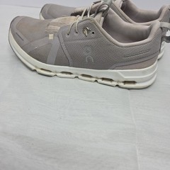 On Cloud Sky – Fade / White – Size 4Y/5.5W