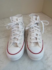 Converse Chuck Taylor All Star High Top White w/Red Trim Shoe 3.5 EU 35.5