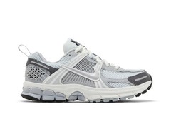 Vomero 5 Grade School Pure Platinum Metallic Silver HF6998-002 Available Now