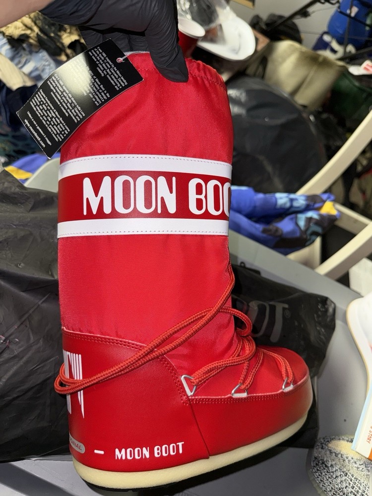 Moon Boot Nylon Water Resistant Red/White Unisex Size 35/38