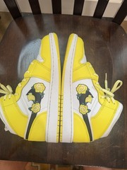 Jordan Air Jordan 1 Mid Yellow/White/Black Floral Mid Top Kids Sneaker 5.5Y