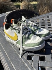 Nike Court Borough 2 SE GS Low Sneaker All Day Play Size Y 3.5 Green Yellow GPOC