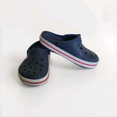 Crocs Crocband clog Navy Blue Red Stripe Unisex Size 4-6 Good Used Condition