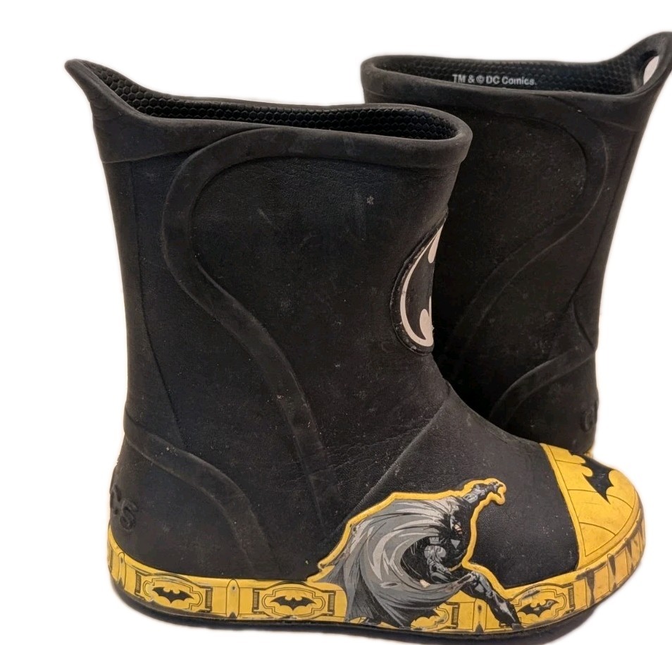 Crocs Batman Rain Boots Kids Size C10 Black Yellow DC Comics Waterproof