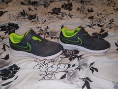 Nike Youth Star Runner 2.0 in gray with green trim Size 13c Sneakers Boys Unisex