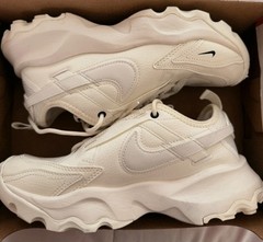 W nike TC7900
