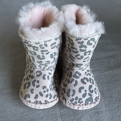 Size 0/1 – UGG Kids Leopard Print Suede Faux Fur Lined Slip-On Booties