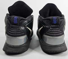 Nike Kyrie Infinity Black Silver Athletic Shoes Youth Size 7Y (DD0334-005)