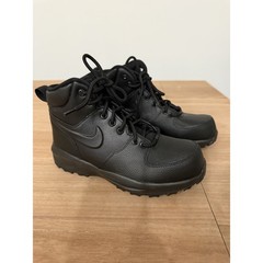 Nike Manoa Leather Boots Triple Black Kids Youth Size 4Y Hiking Boots