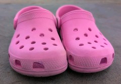 Crocs Classic Clogs Size C 9, Little Kids Girls, Bubble Gum Pink
