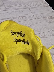 Nike Kyrie 5 x SpongeBob SquarePants PS 2.5Y Yellow Kids Sneakers