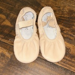 Capezio Juliet Leather Split-Sole Child Ballet Slipper Soft Pink 7-1/2 W