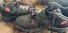 Nike Kyrie Flytrap 2 Unisex Kids Athletic Sneakers Black/Purple/Pink 6Y