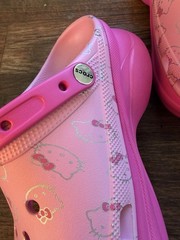 Crocs Classic Hello Kitty Pink Kids Clog US 11 Slip-On Adjustable Strap