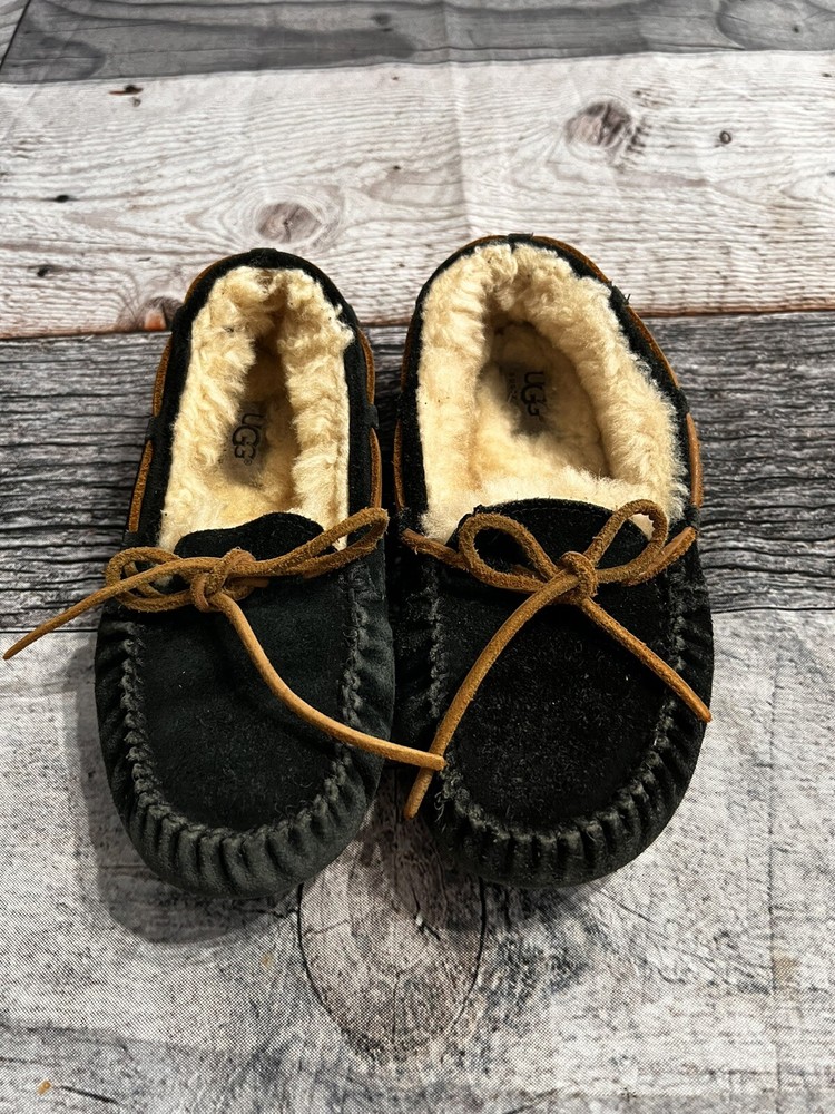 Uggs Kids Dakota black moccassin Size 1