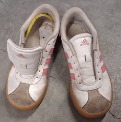 adidas Gazelle Kids White/Pink/Beige Leather Lace-Up Sneaker US 1 HQ1422