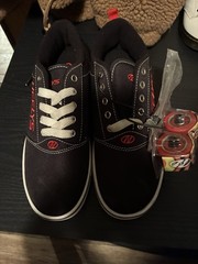 Heelys Pro 20 Black Red White Sneakers Wheels Kids US 6 UK 5 EU 38 HE100757