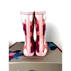 Hunter Kids With Handles Easy pull on rain boots NWT NWB size 2B/3G Peppa Pig
