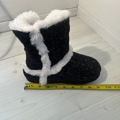 NWT Chinese Laundry Black Sweater Boots Size SM 5-6 Kids Teens. Rare Find