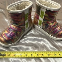 UGG Kids Multicolor Snow Boots Size 12 Faux Fur Lined Pull On Rubber Outsole