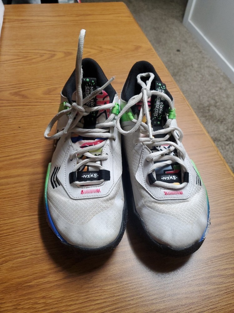 Size 6.5 (GS) – Nike Air Zoom Crossover Low Sprinkle Swoosh Print