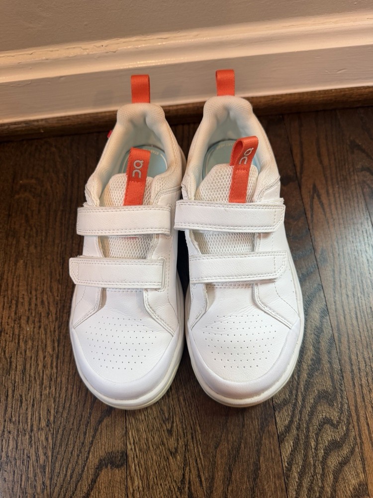 On The Roger Hook and Loop Sneakers 3KE10010840 White/Green Size 2.5 Kids