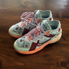 Nike LeBron 18 Low X Mimi Plange Basketball Sneakers Shoes Kids Size 3.5Y Floral