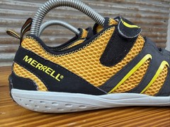 Merrell Trail Glove Kids Dark Cheddar Barefoot Running Shoe Black/Yellow Yth 6.5