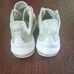 Nike Sneakers Air Max Axis size 6