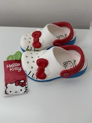 Hello Kitty Sanrio Toddler Classic Crocs Size C6 New with Tags