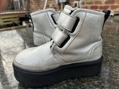 UGG Kids Sz 13 Neumel Platform Leather Chukka Boots Silver Metallic