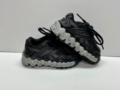 REEBOK – MINIZIG – children’s sneakers – Size 4 – toddler mini zig