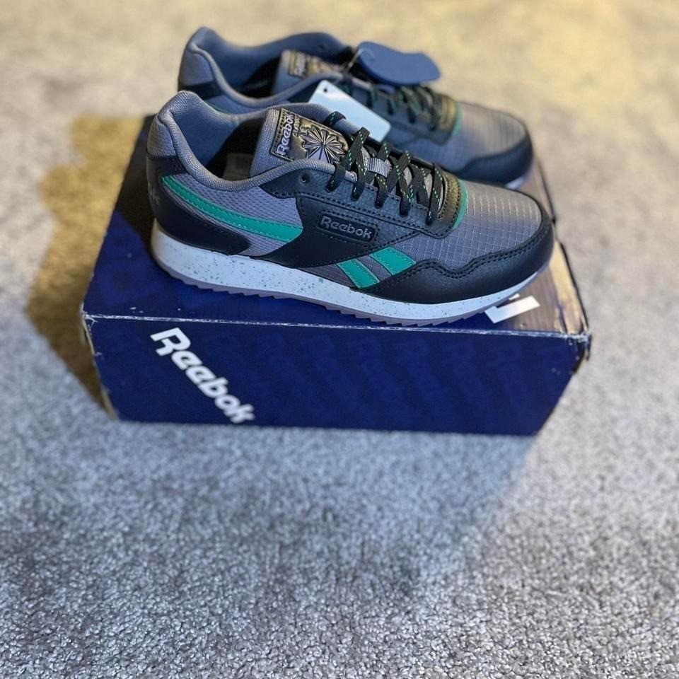 Reebok Kids Sneakers Size 5Y Grey Teal Running Shoes Classic Trainer New
