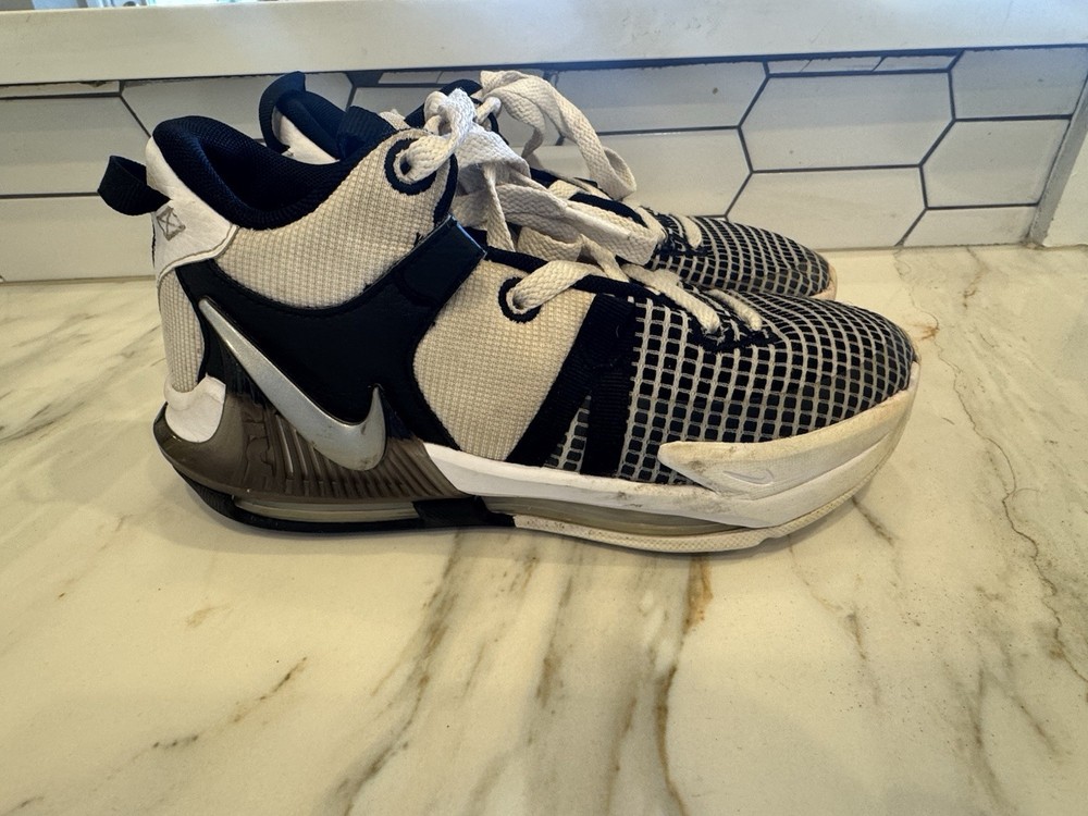 Nike LeBron Witness 7 Mid White Black – DQ8650-100 Youth 3.5Y