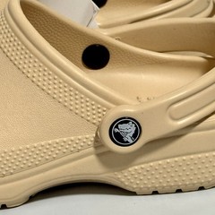 Crocs Classic Slip-On Clogs Grade School Size 6 – Beige Color-way (New)