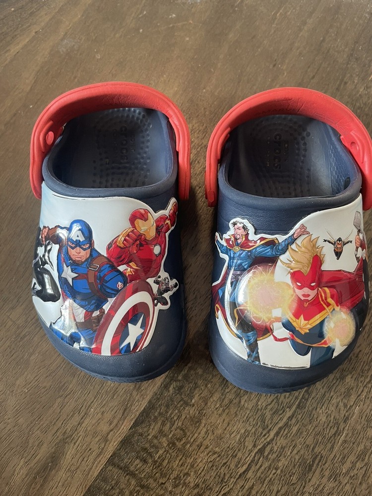 Crocs Marvel Avengers Blue Clogs Youth Child’s Size 6C Iron Man Captain America