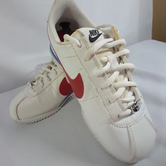 Nike Cortez Basic – Size: 5.5 Y, Color White, Red (904764-103)