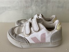 VEJA Small Kids T3 Hook and Loop Size 12 Tennis Shoes