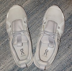 On Cloud Sky Youth Running shoes Size US 3.5Y Mesh White on White CLOUDTEC